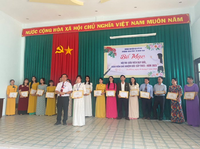 Bế mạc hội thi giáo viên dạy giỏi, giáo viên chủ nhiệm giỏi cấp THCS năm 2023